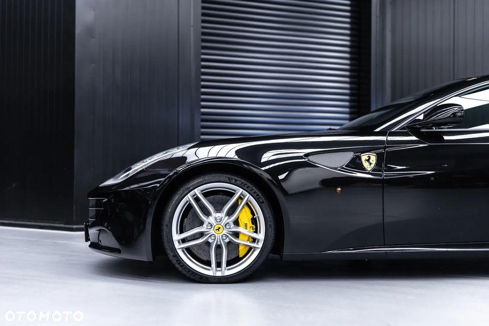Ferrari FF - 26