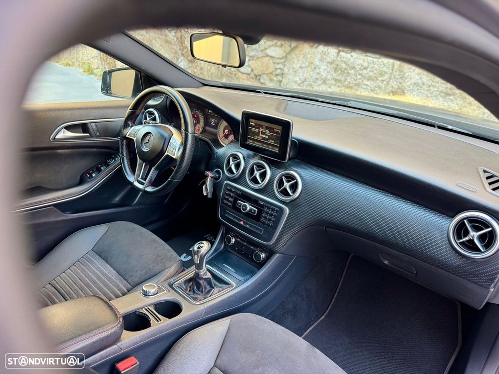Mercedes-Benz A 180 d AMG Line - 27