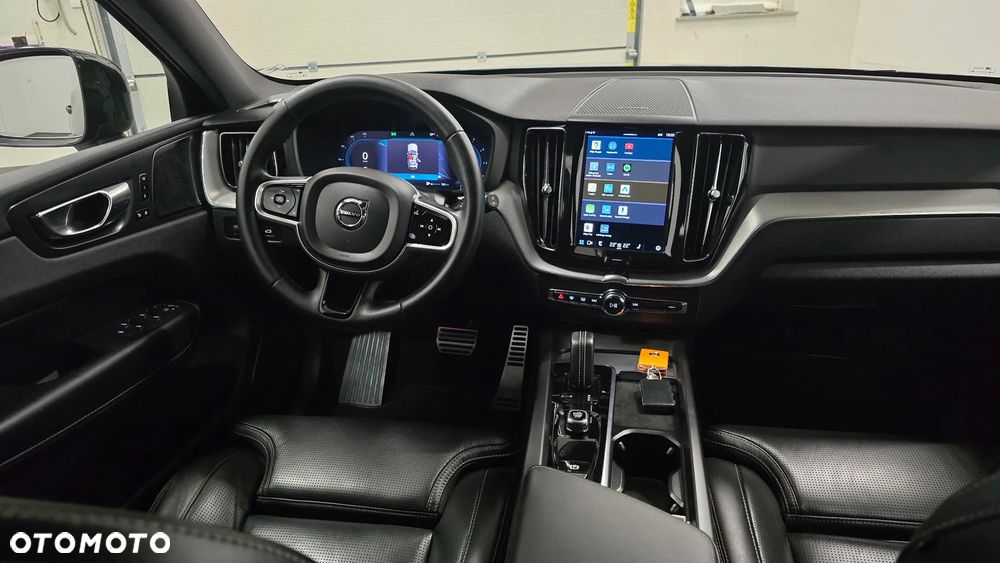 Volvo XC 60 B4 D AWD Plus Dark - 6