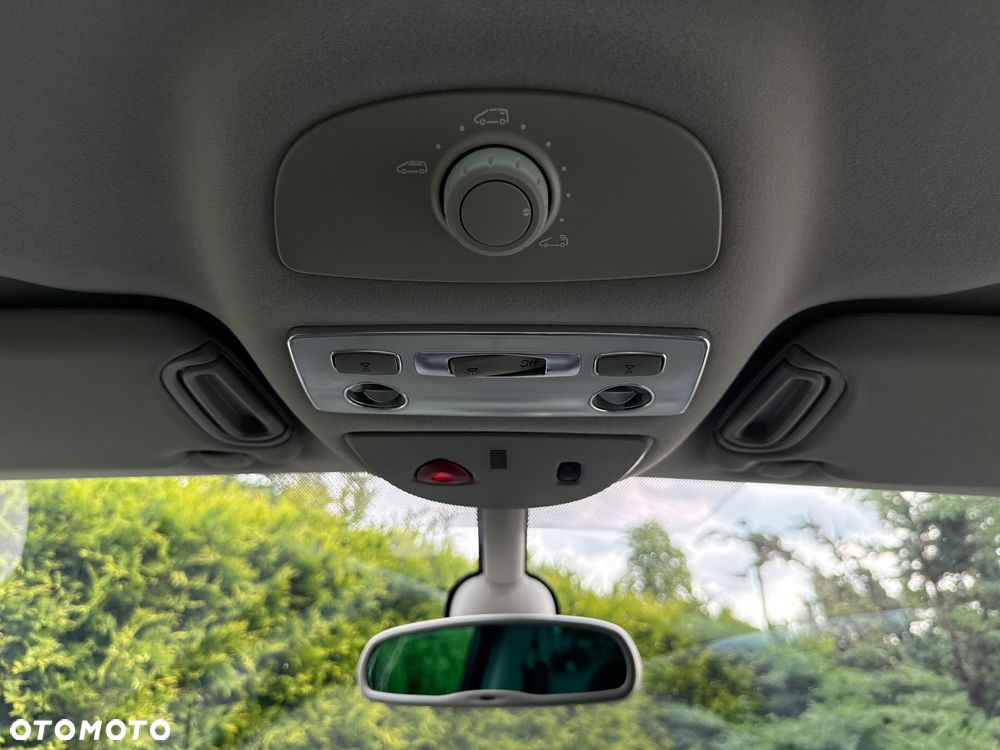 Renault Espace 2.0 dCi 175 FAP Edition 25th - 35