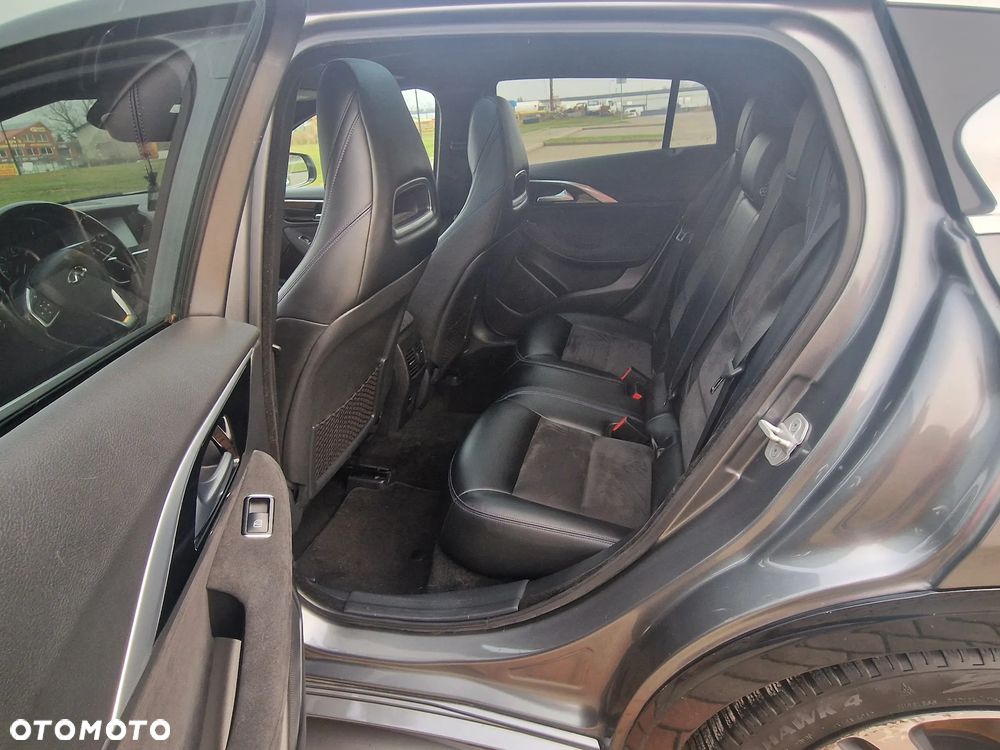 Infiniti Q30 2.2d DCT Premium Tech - 9