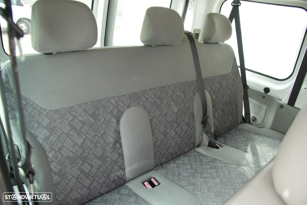 Opel Vivaro 9Lugares 1.9DTI 101cv - 12