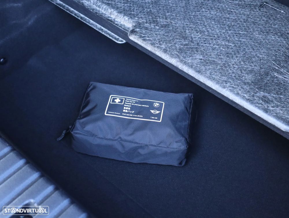 BMW 116 d Pack Desportivo M Auto - 52