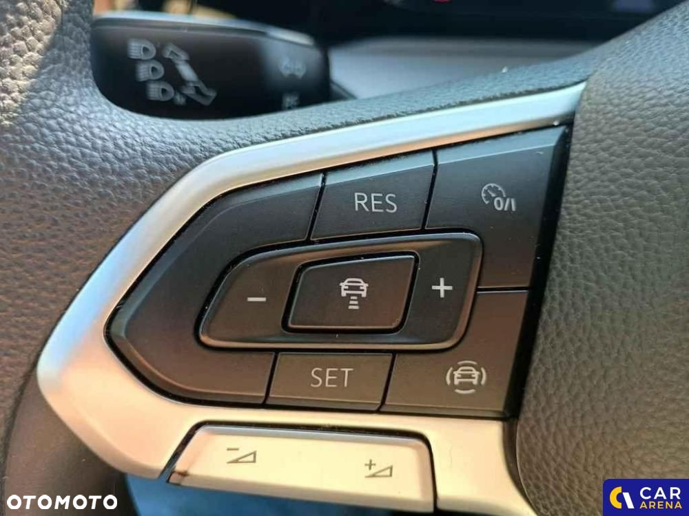 Volkswagen Golf - 34