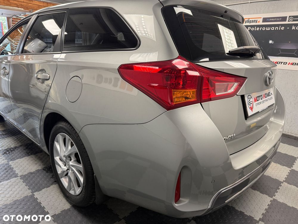Toyota Auris - 18
