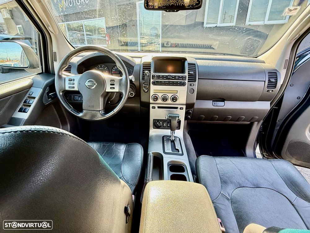 Nissan Navara 2.5 dCi CD LE Prem.+BDT AT - 17