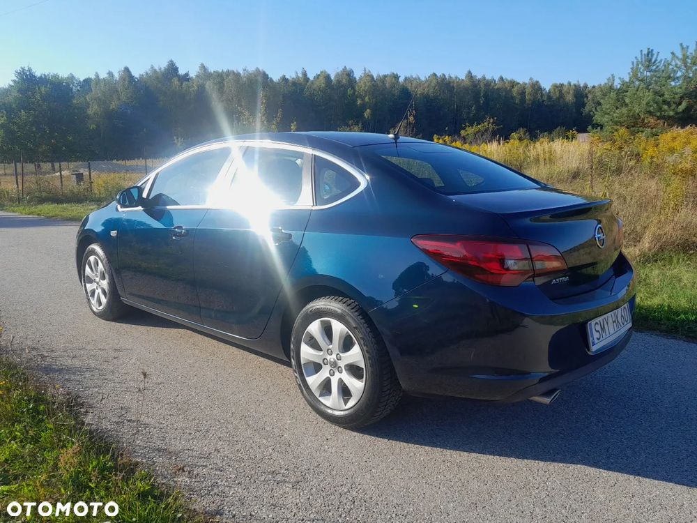 Opel Astra 1.4 T Executive EU6 - 8