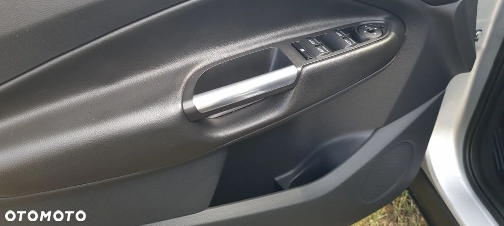 Ford Kuga - 36