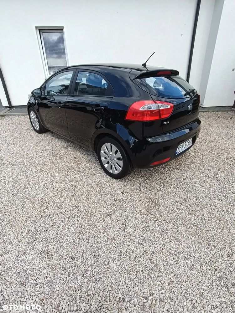 Kia Rio - 21