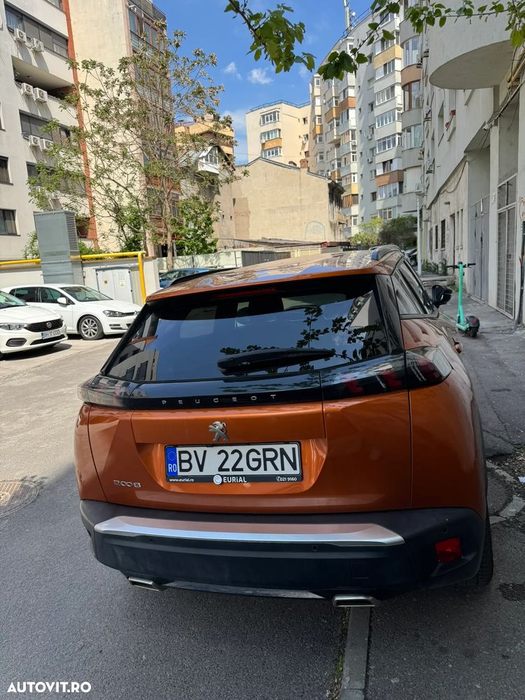 Peugeot 2008 1.2 L PureTech STT EAT8 Allure - 5