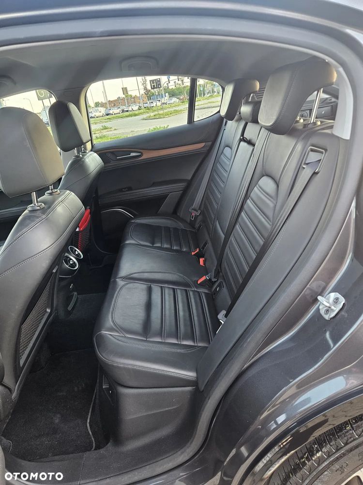 Alfa Romeo Stelvio 2.0 Turbo TI Q4 - 15