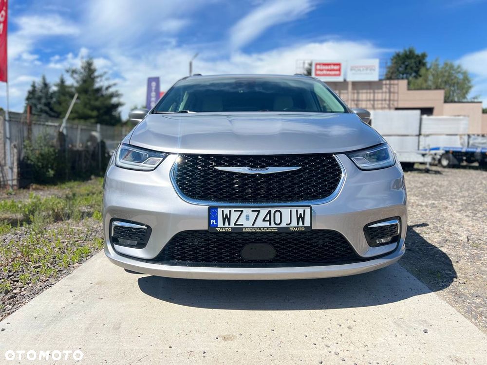Chrysler Pacifica 2021 photo 2