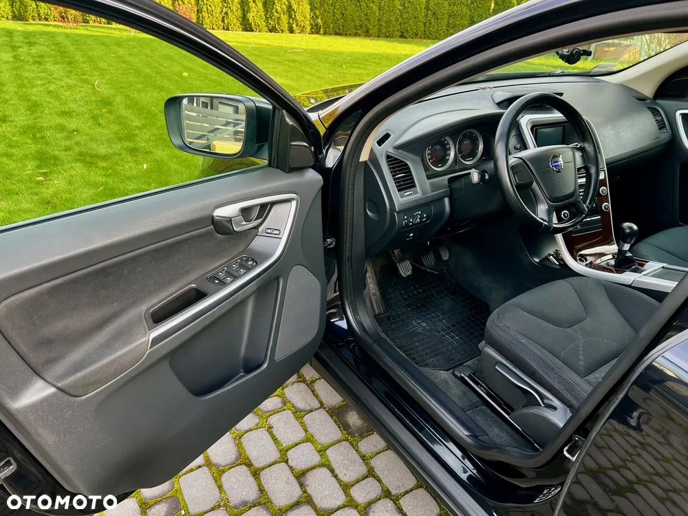 Volvo XC 60 D5 AWD - 8