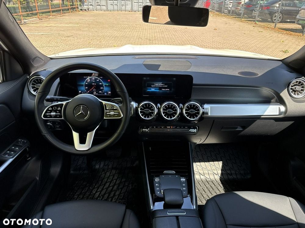 Mercedes-Benz GLB 250 4-Matic 8G-DCT - 14