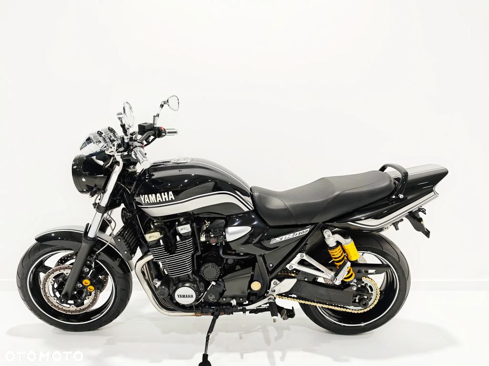 Yamaha XJR - 4