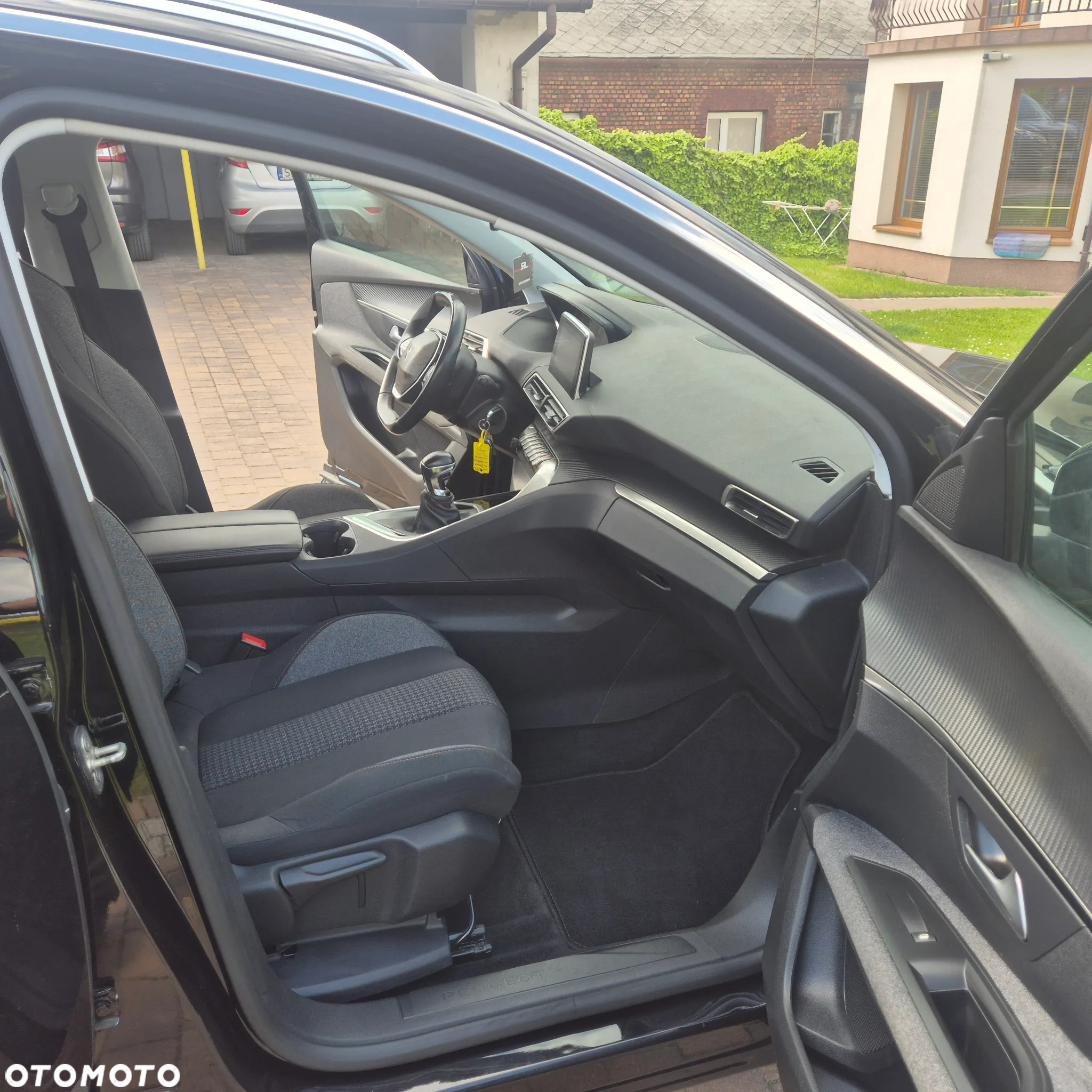 Peugeot 3008 1.2 PureTech Active Pack S&S - 17