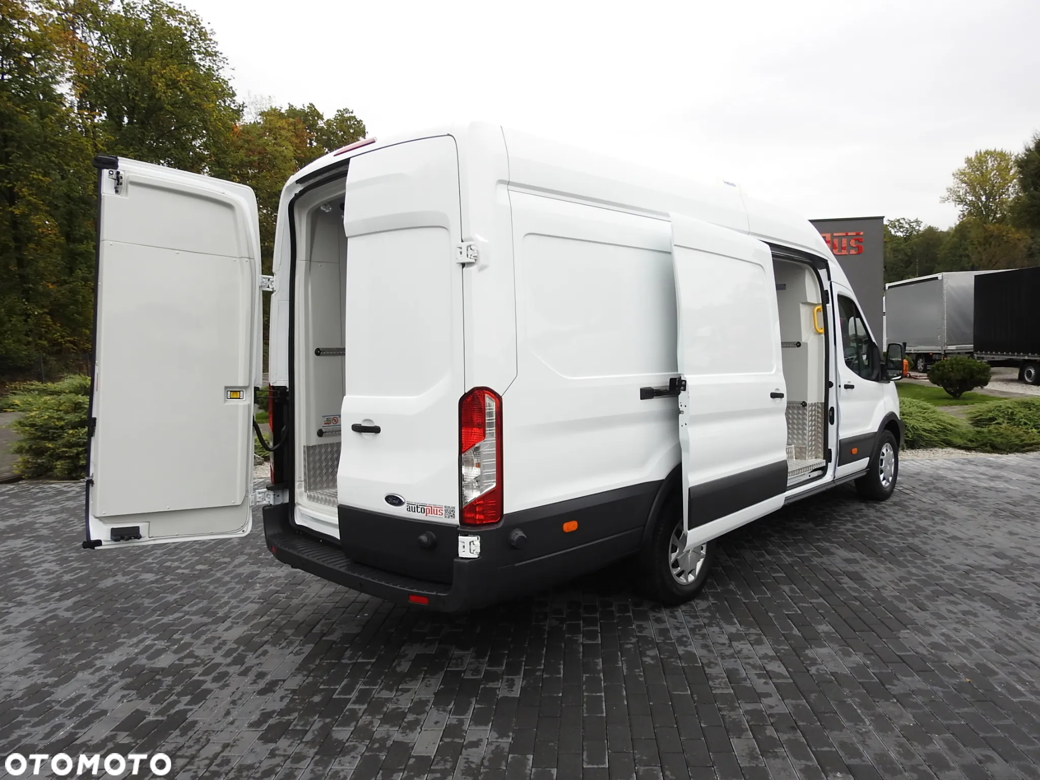 Ford TRANSIT FURGON CHŁODNIA 0*C FUNKCJA GRZANIA ZASILANIE 230V TEMPOMAT NAWIGACJA KLIMATYZACJA LEDY 130KM [ E41585 ] - 4