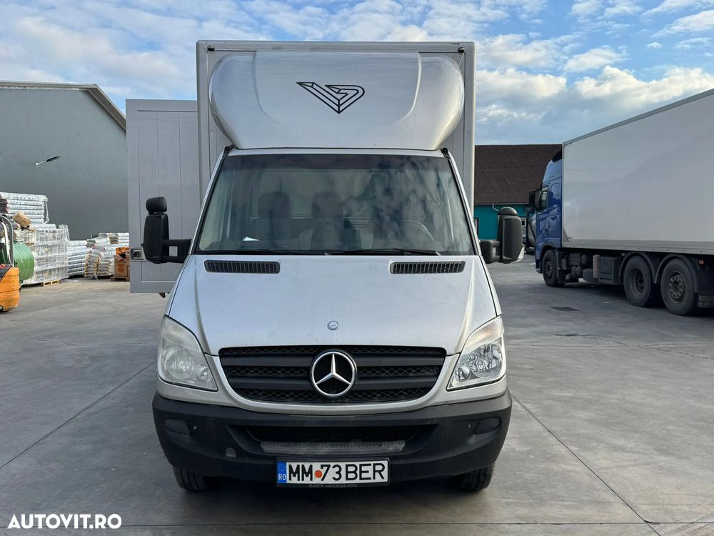 Mercedes-Benz Sprinter - 1