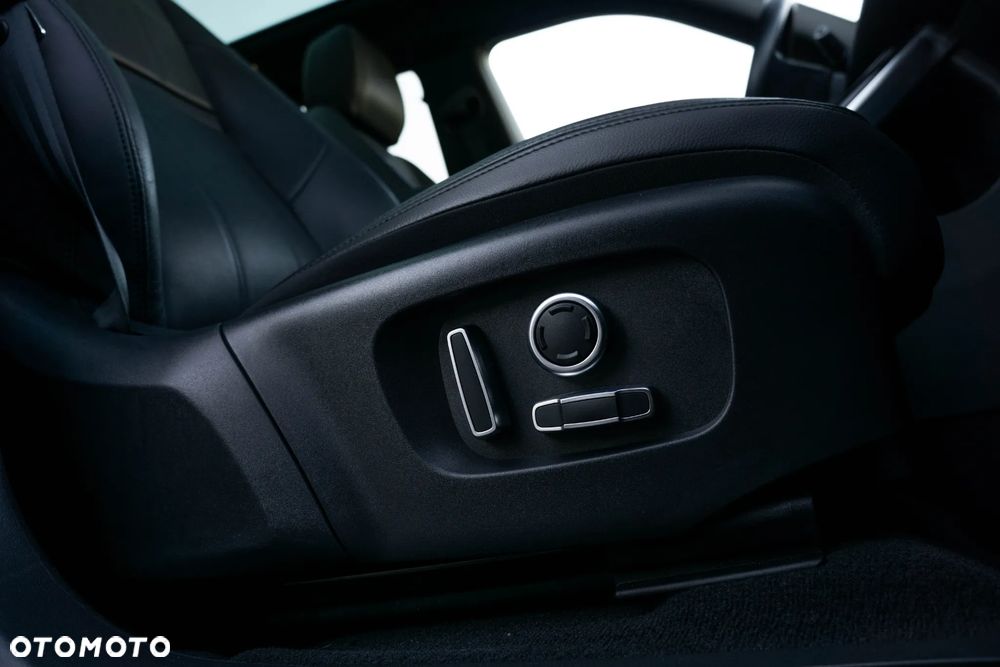 Land Rover Range Rover Evoque 2.0 D200 mHEV SE - 18