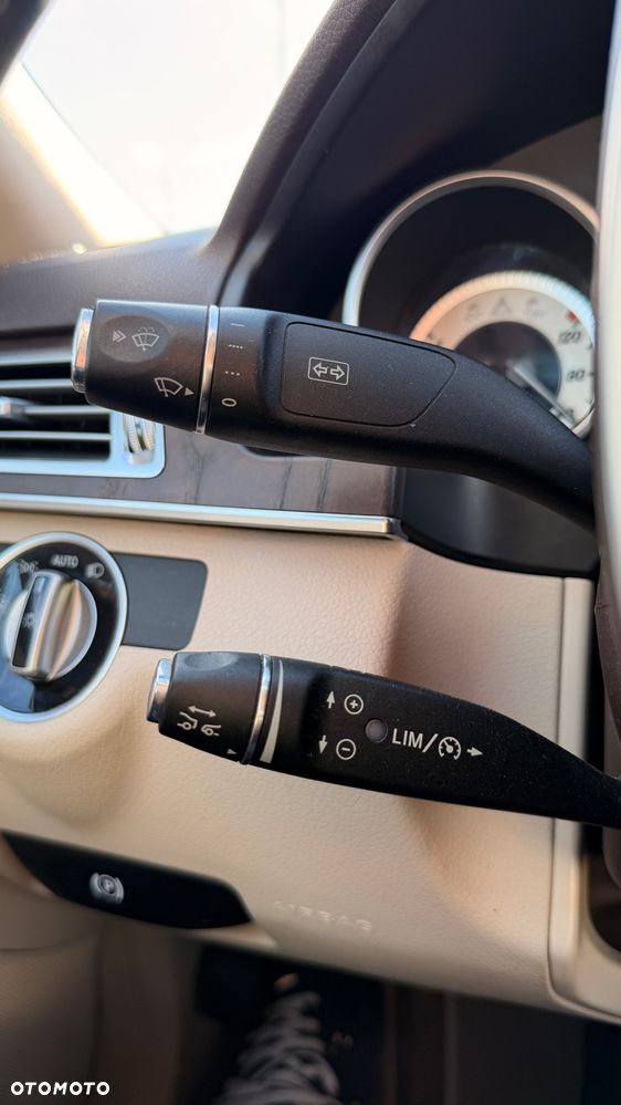 Mercedes-Benz Klasa E 220 BlueTEC 9G-TRONIC Avantgarde - 19