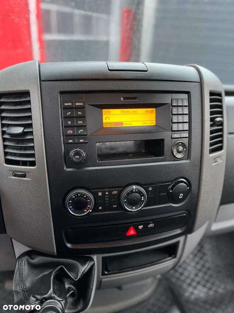 Mercedes-Benz Sprinter - 15