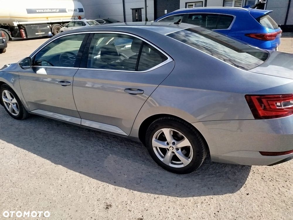 Skoda Superb 1.6 TDI Ambition - 23