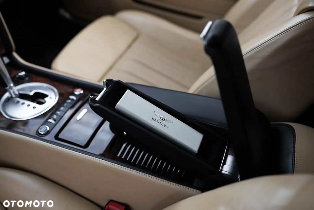 Bentley Flying Spur - 24