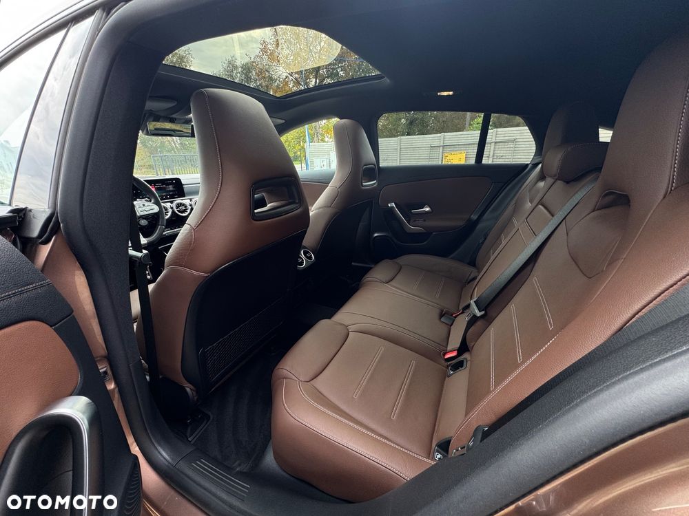 Mercedes-Benz CLA AMG 35 4-Matic 7G-DCT - 24