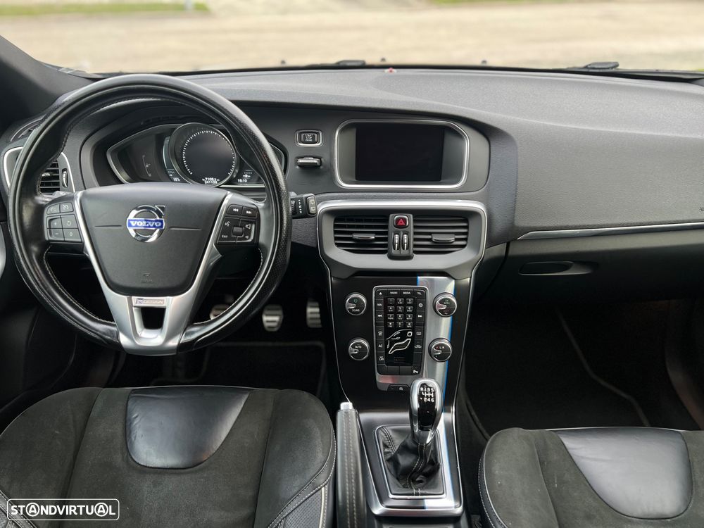 Volvo V40 D2 R Design - 14