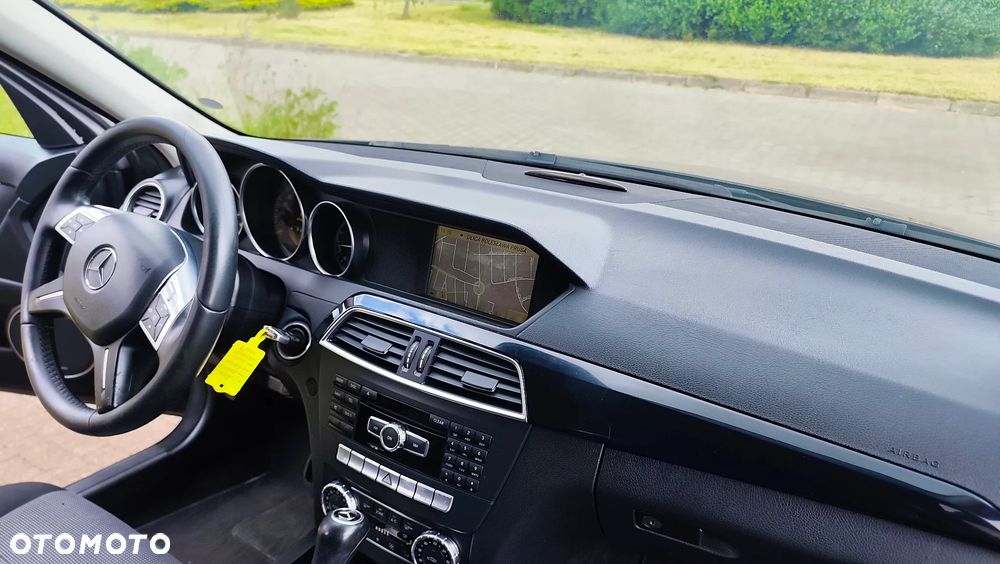 Mercedes-Benz Klasa C 220 CDI DPF Automatik Avantgarde - 24