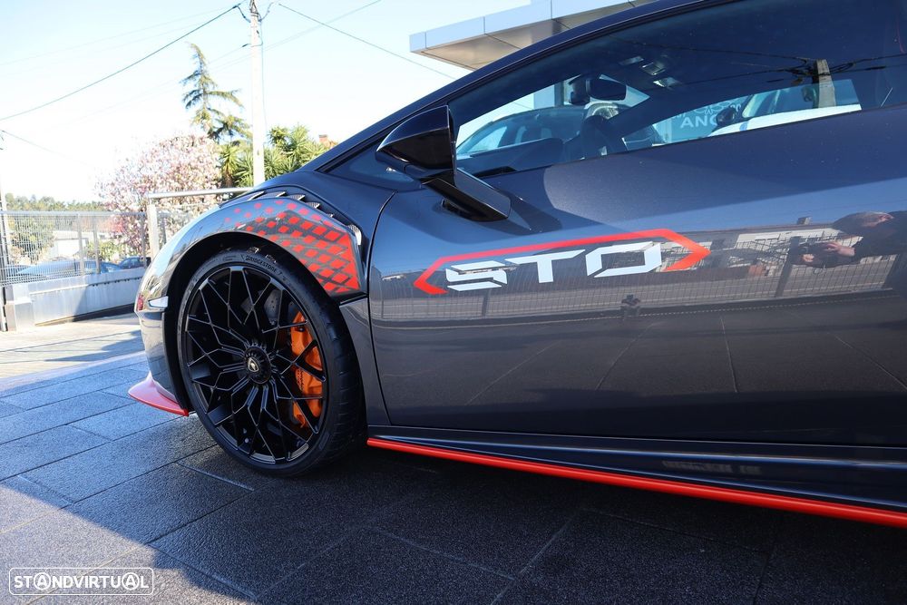 Lamborghini Huracán STO - 12