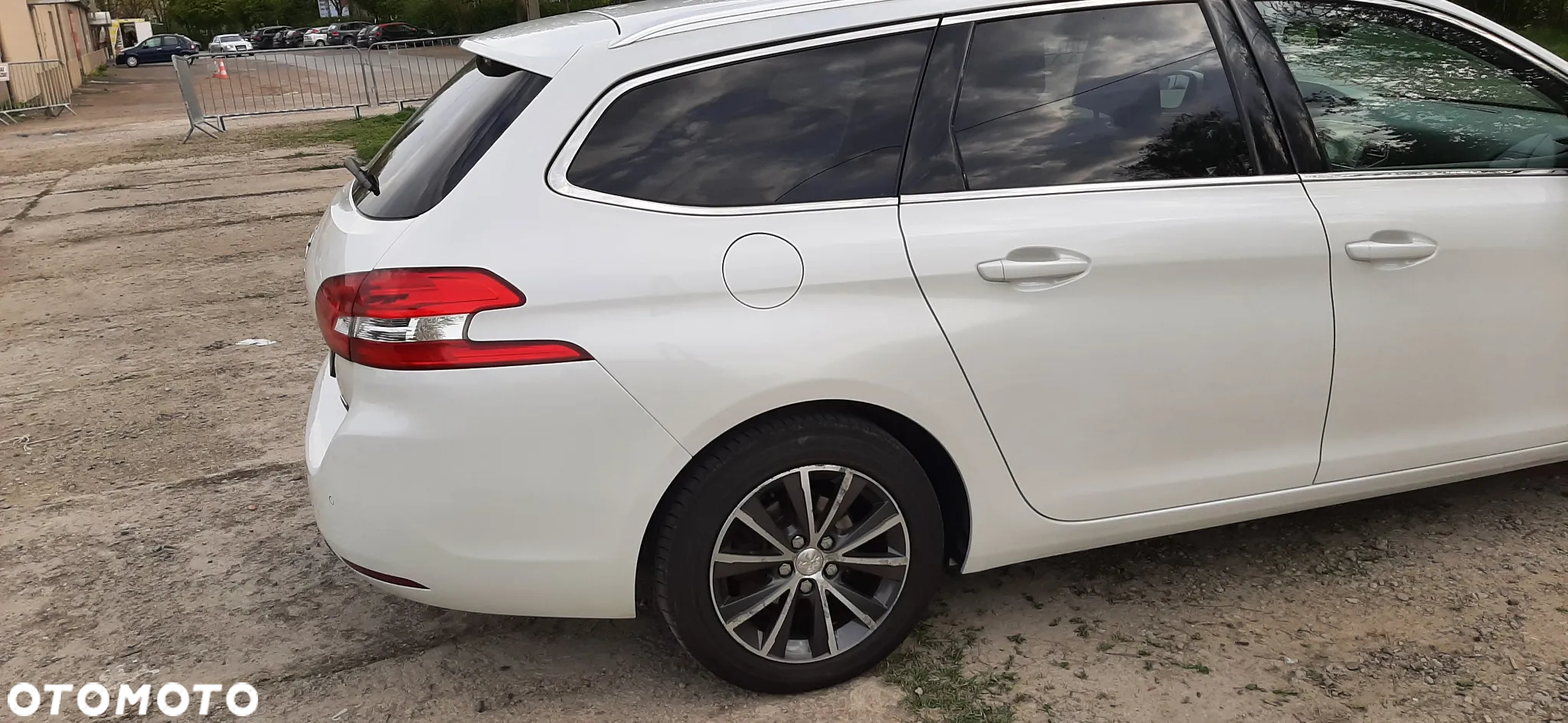Peugeot 308 2.0 BlueHDi Allure S&S - 9