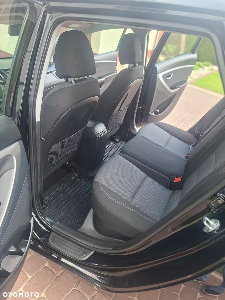 Hyundai i30 blue Kombi 1.6 GDi Trend - 15