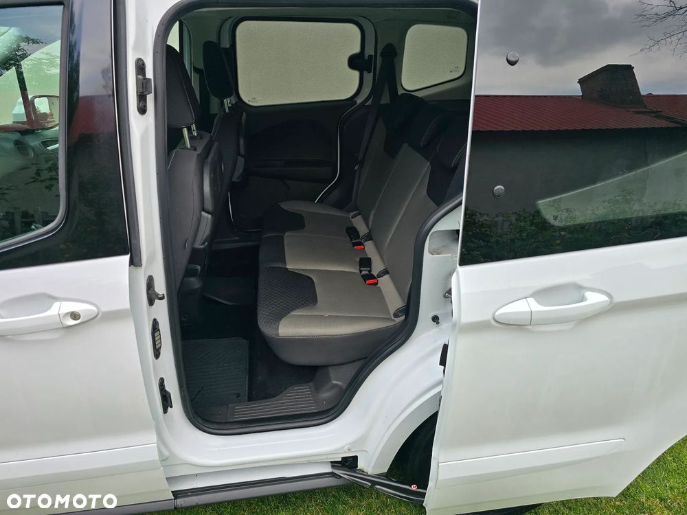 Ford Tourneo Courier 1.5 TDCi Sport - 10