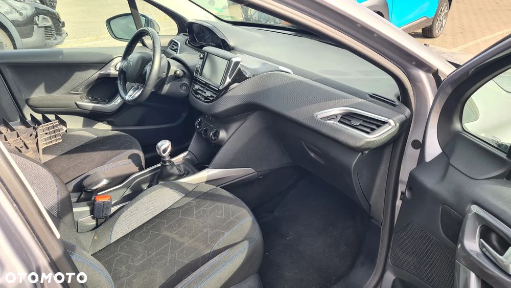 Peugeot 2008 1.2 Pure Tech GPF Style S&S - 8