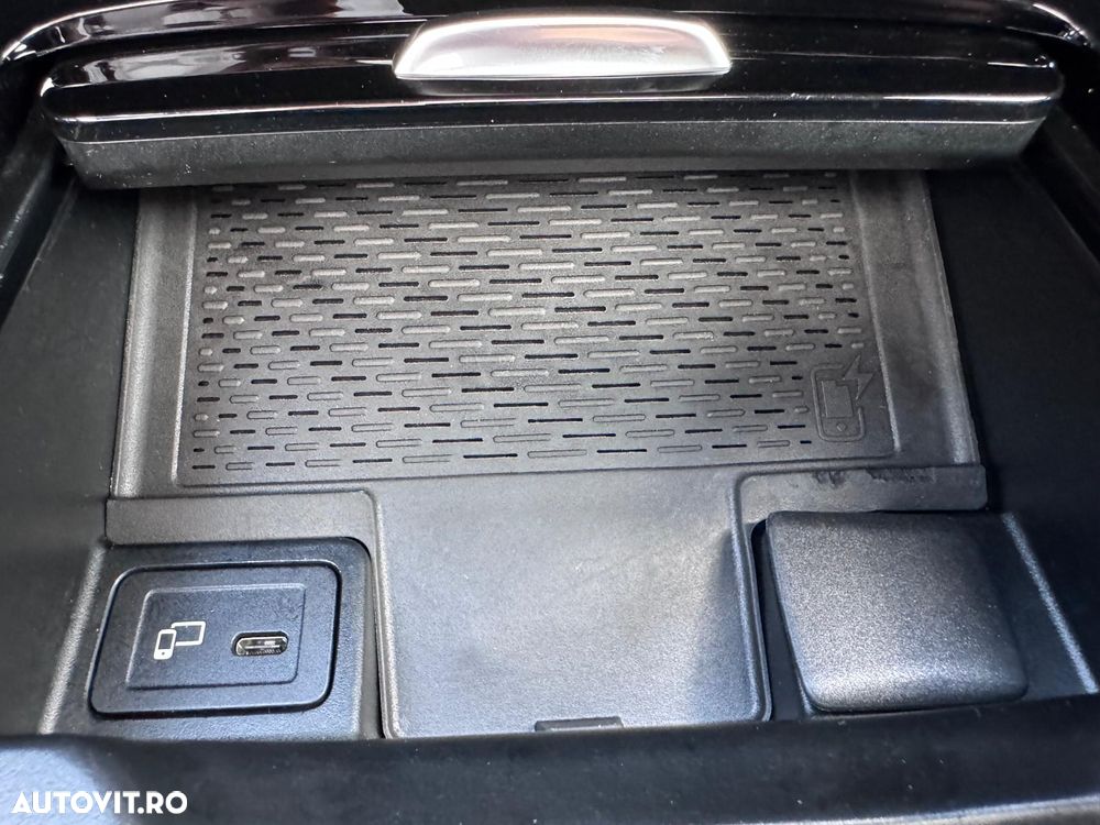 Mercedes-Benz A 250 e 8G-DCT AMG Line - 33