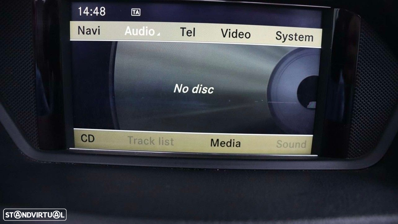 Mercedes-Benz E 220 CDi Avantgarde BlueEfficiency Auto - 34