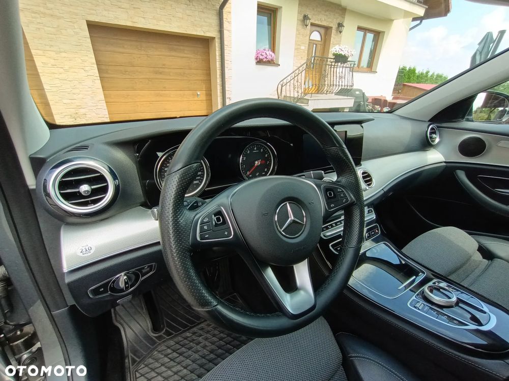 Mercedes-Benz Klasa E 200 CGI BlueEFFICIENCY Automatik Avantgarde - 25