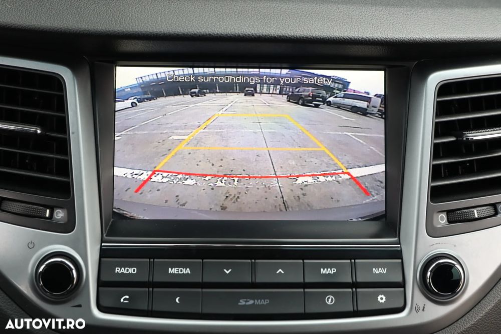 Hyundai Tucson 2.0 CRDI 4WD Automatik Premium - 37