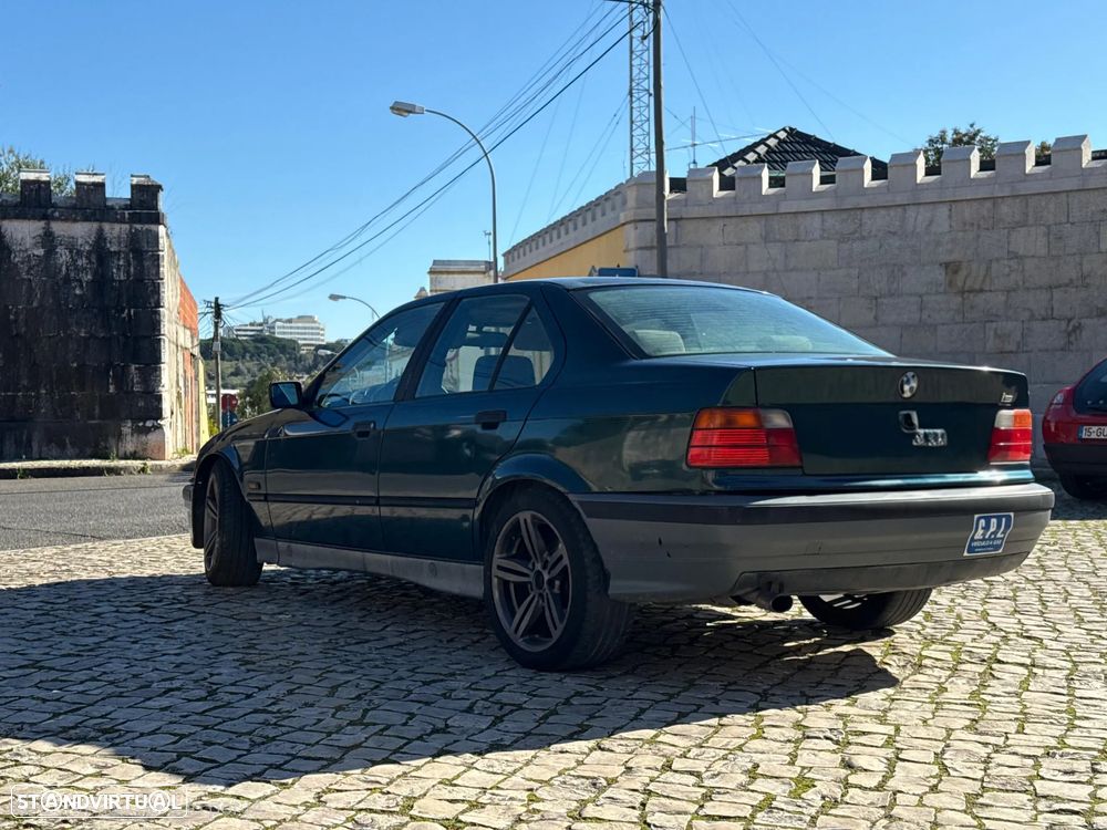 BMW 318 iS - 2