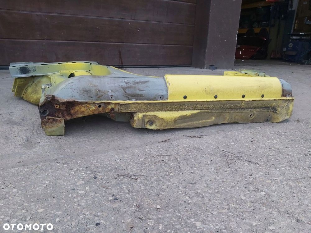 Toyota MR2 zzw30 1,8 vvti próg prawy słupek A B ćwiartka prawa bok - 3