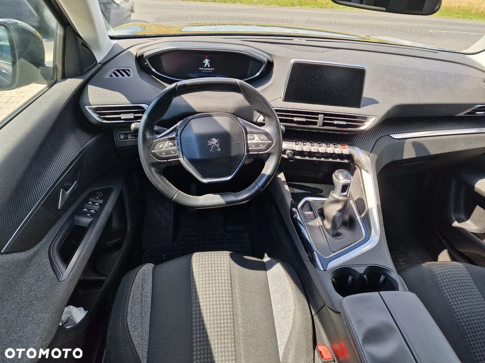 Peugeot 5008 1.5 BlueHDI Active S&S - 21