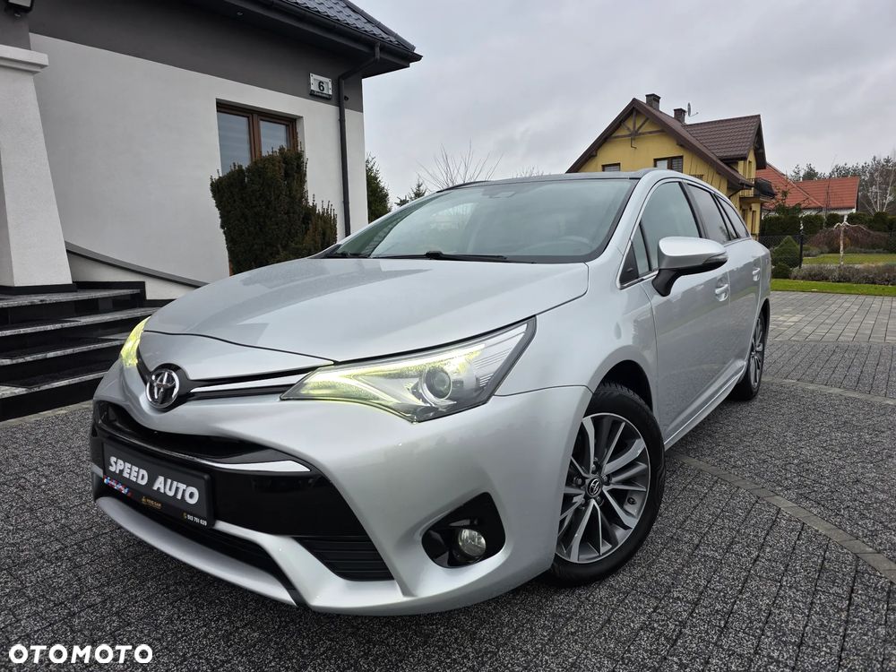 Toyota Avensis Touring Sports 1.8 Multidrive S Executive - 1