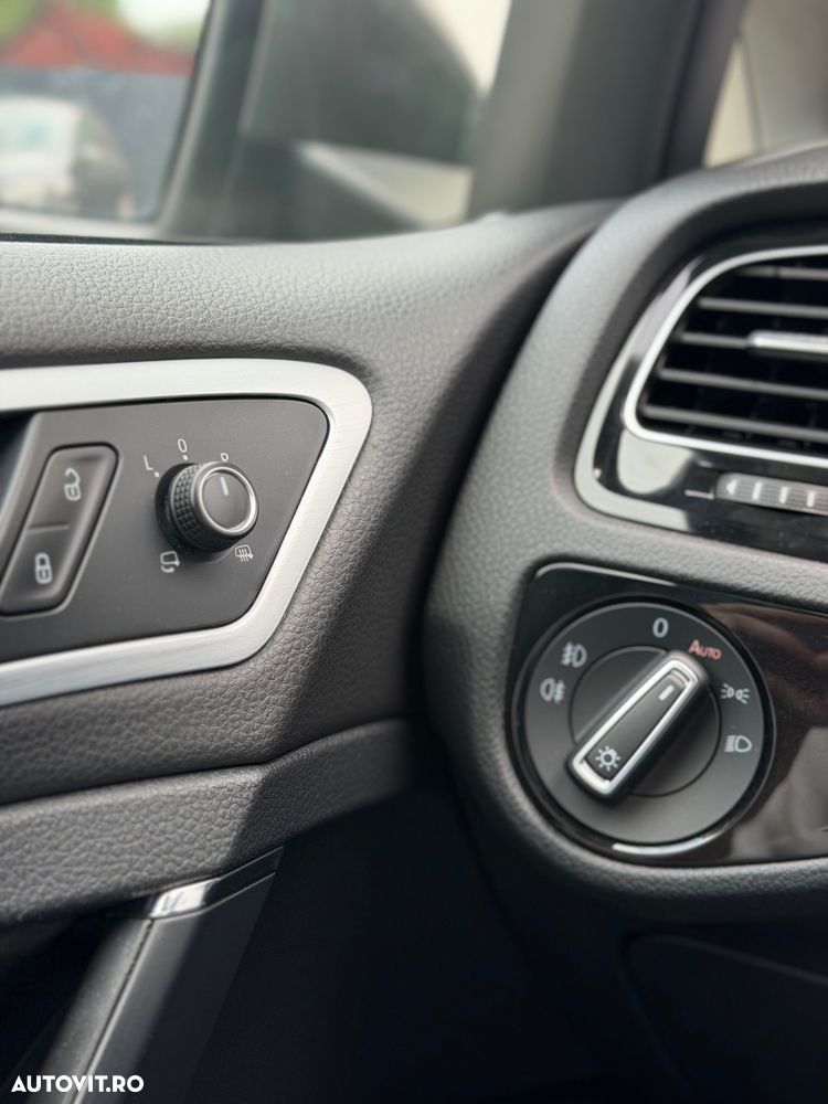 Volkswagen Golf 1.6 TDI DPF DSG BlueMotion Technology Comfortline - 28