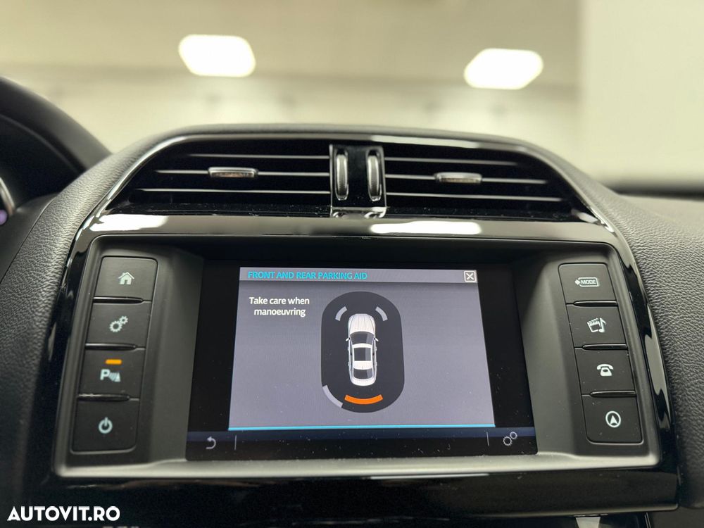 Jaguar XE 20d Aut. Portfolio - 12