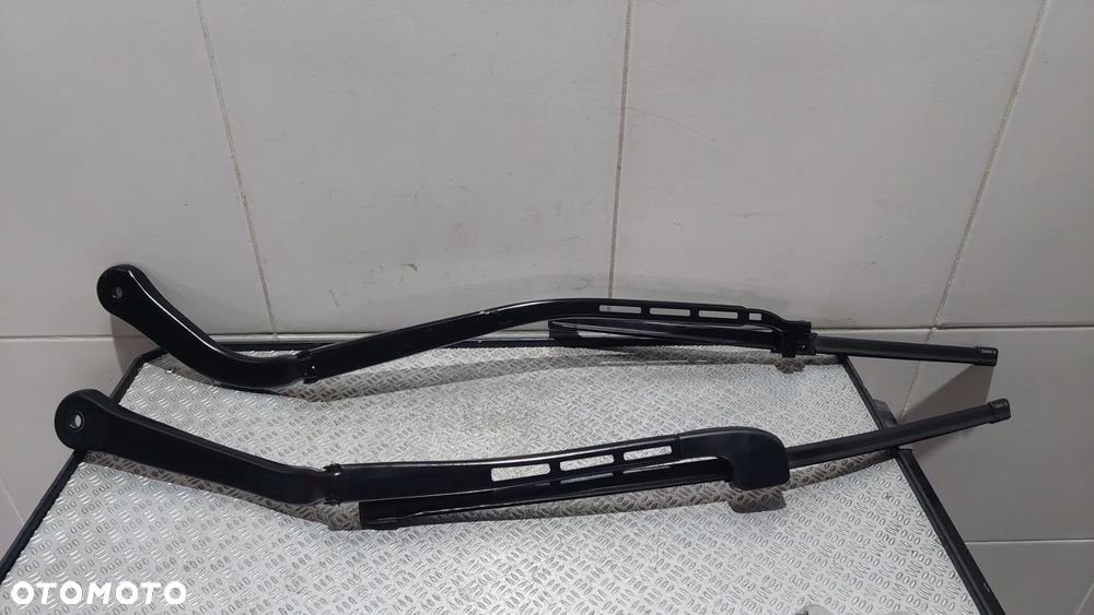 RAMIONA WYCIERACZEK + PIÓRA BMW E90 E91 KOMPLET R 2009 LIFT - 1