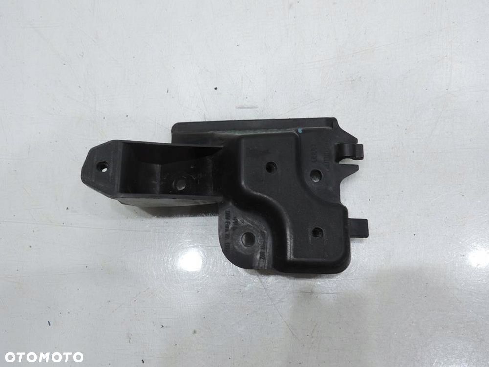 ŚLIZG MOCOWANIE LAMPY PRAWY TYŁ AUDI A6 C6 AVANT - 1