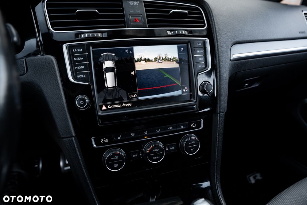 Volkswagen Golf 1.4 TSI BlueMotion Technology DSG Lounge - 32