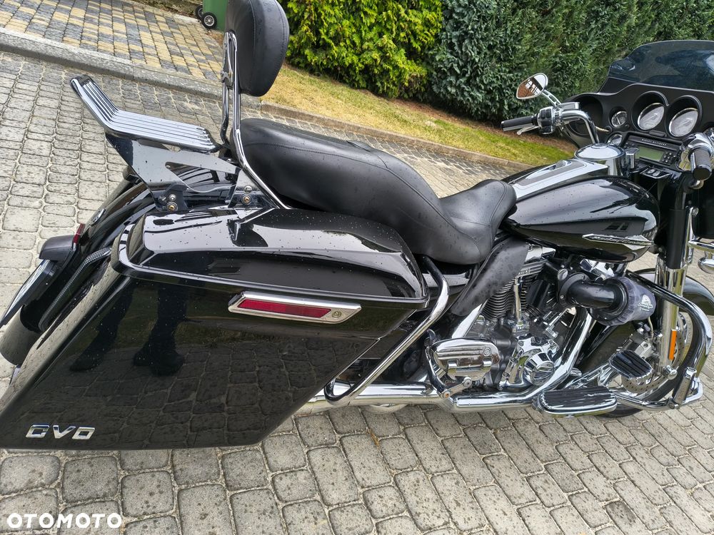 Harley-Davidson CVO Street Glide - 11