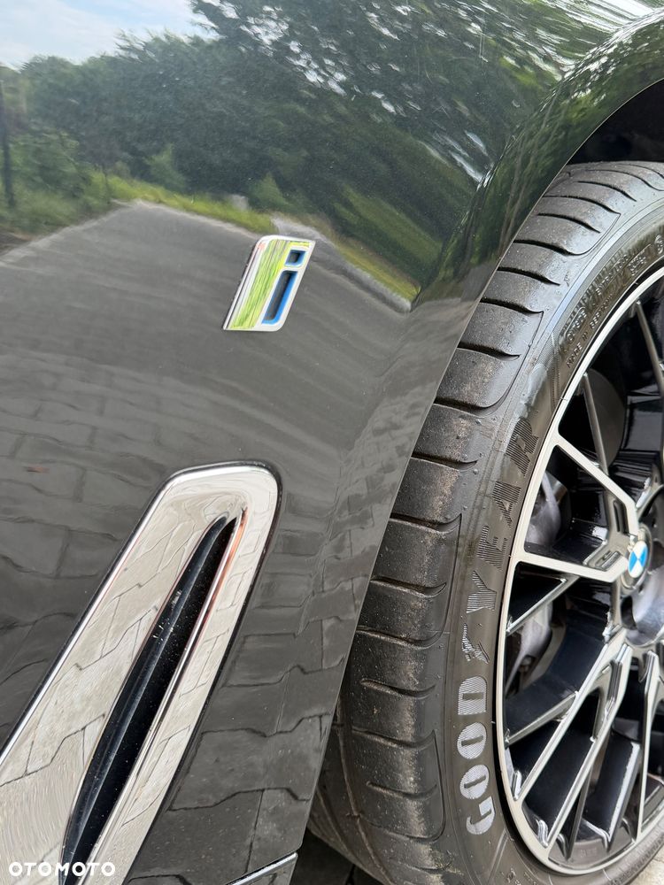 BMW Seria 7 740Le iPerformance - 23